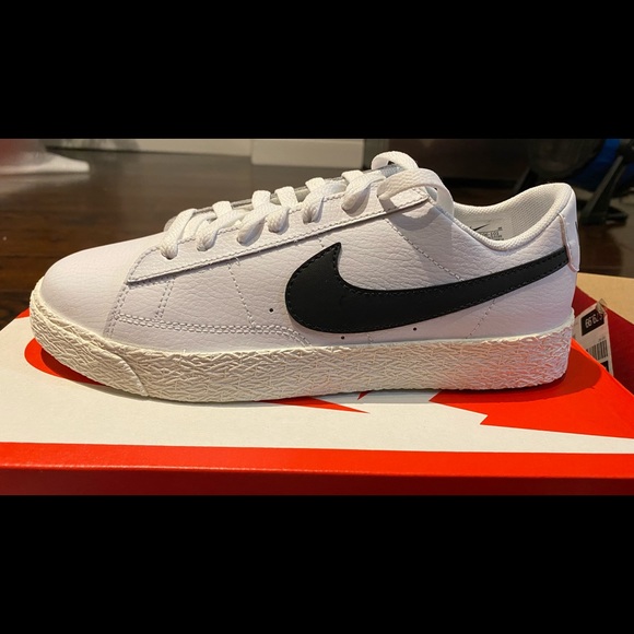 shoes - Picture 4 of 5